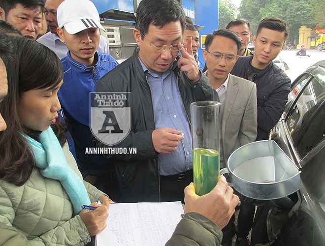 Toàn cảnh cuộc thực nghiệm đổ xăng giữa Petrolimex và lái xe ôtô khiếu nại